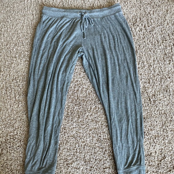 Capri sweatpants old navy Clearance